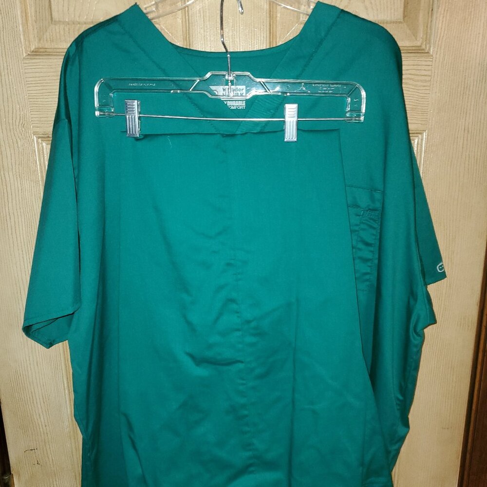 Set of Green Wonder Work Scrubs XXL / LT